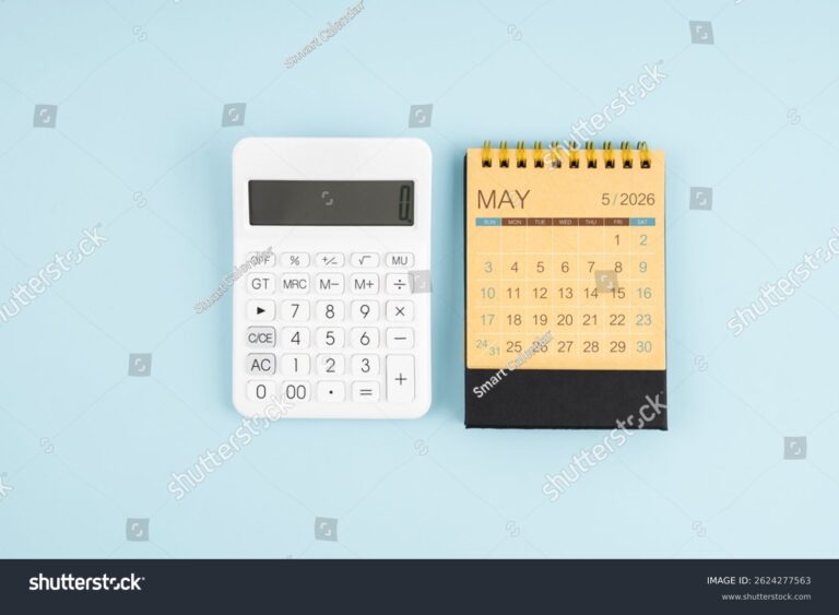 calendario y calculadora con fechas resaltadas