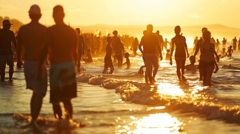 Qué es Lo de Antonio en Las Grutas y por qué es tan popular 2 playa las grutas atardecer con gente disfrutando